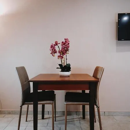 Civico 9 برينديسي