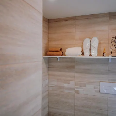 Civico 9 ברינדיזי