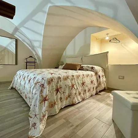 Civico 9 * برينديسي