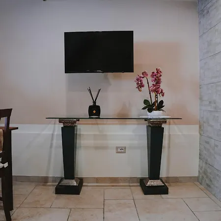 Civico 9 بيت للعطل برينديسي